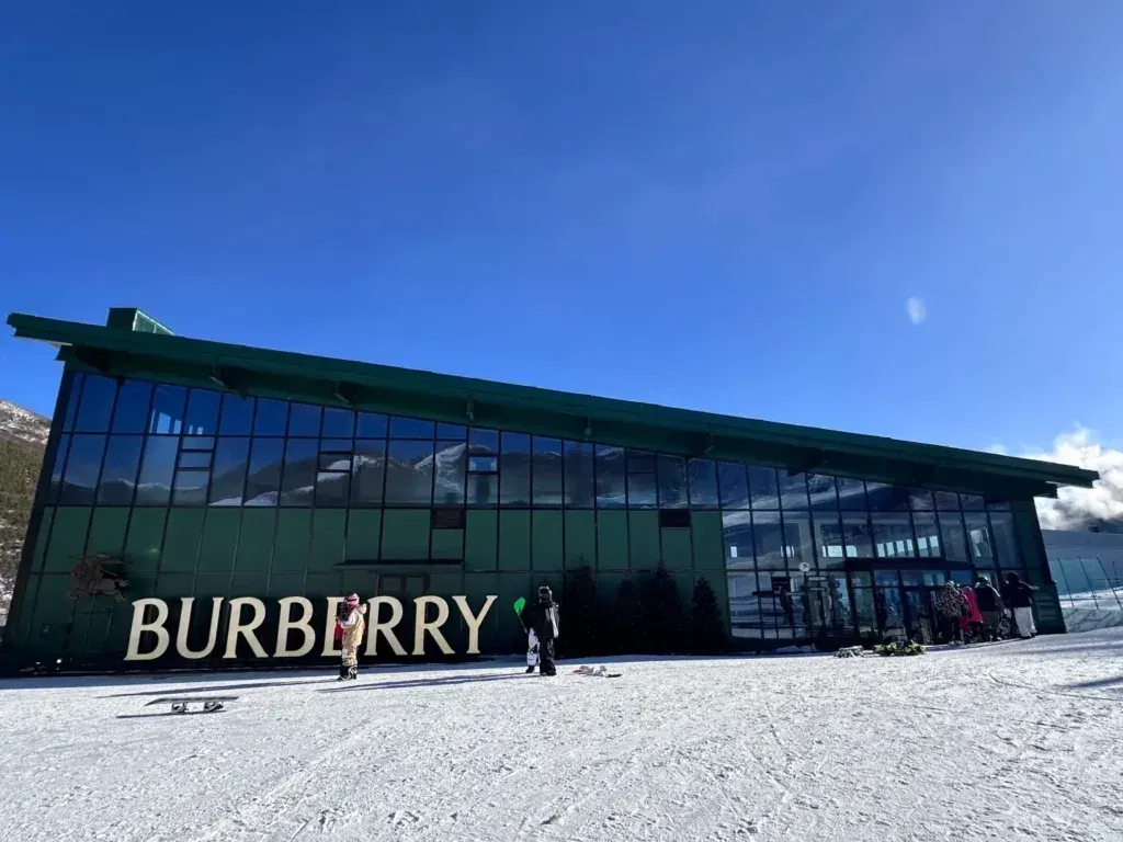 Genting Resort Secret Garden burberry cafe- ski resorts in china