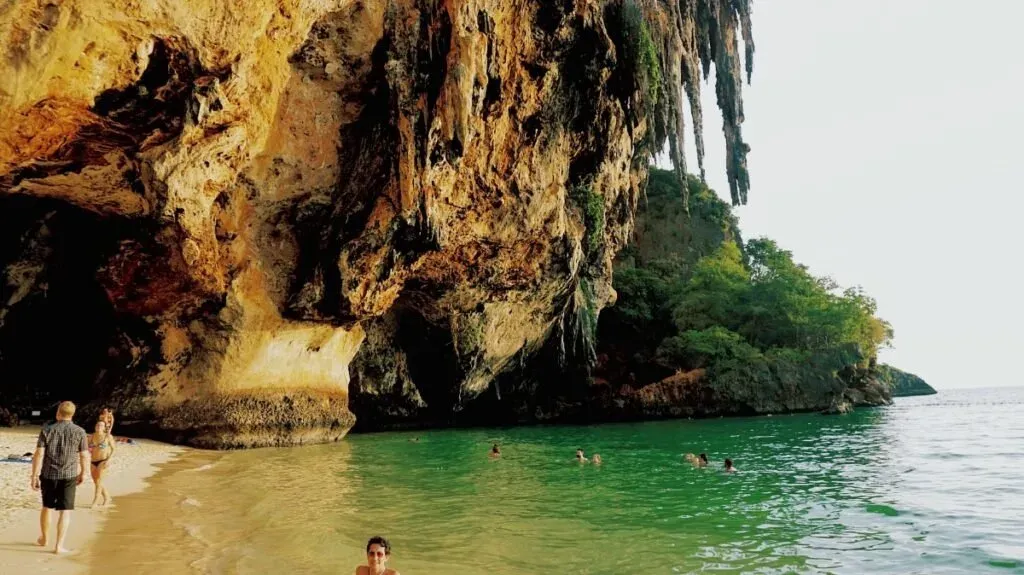 phi phi island2 Krabi travel guide-phi phi island2