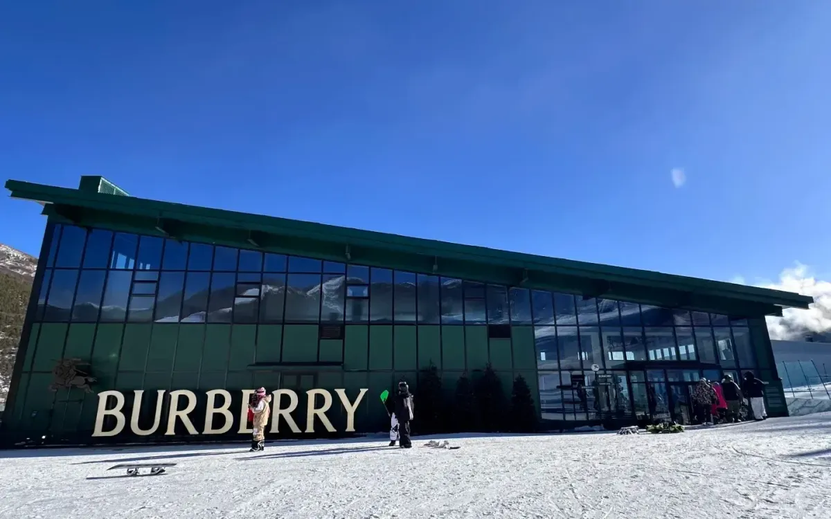 Genting Resort Secret Garden burberry cafe- ski resorts in china
