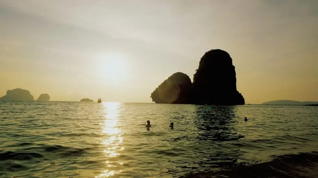 Phi phi island Things to do in Thailand-phi phi
