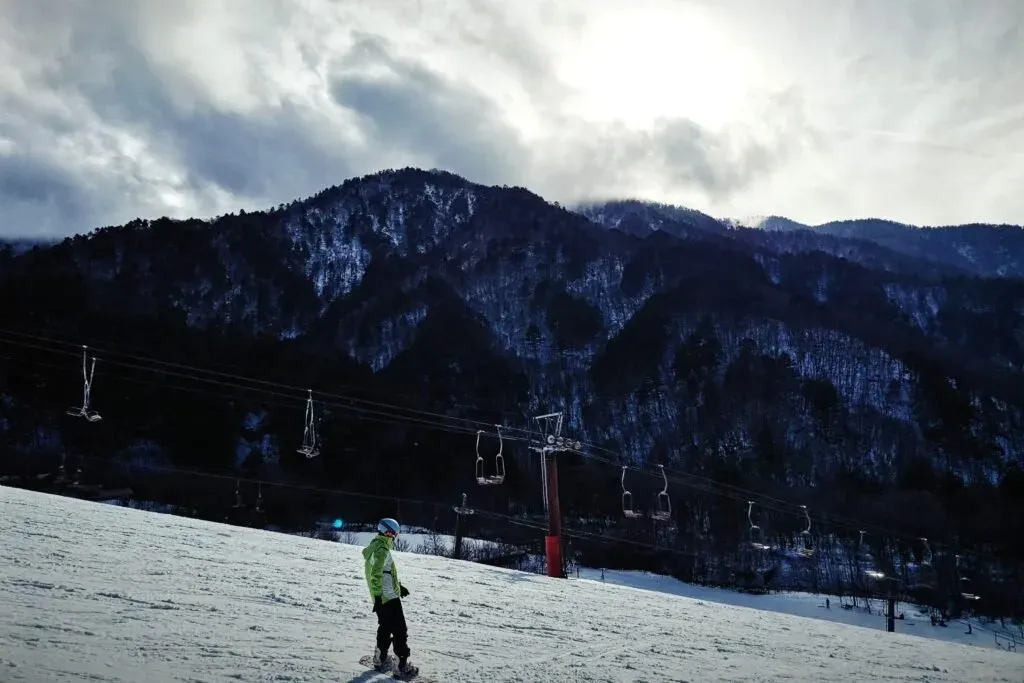 best skiing spots- Japan budget-friendly ski resorts- Japan