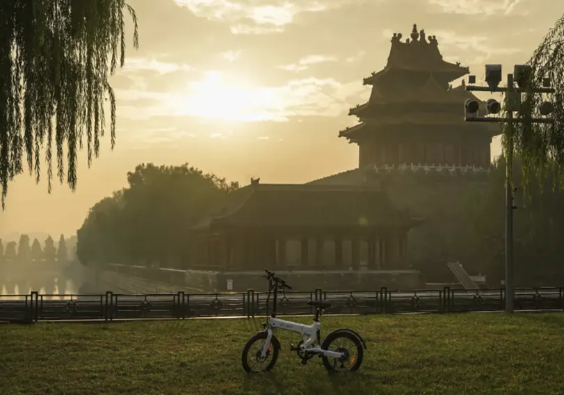 Beijing Night Cycling City Walk: Forbidden City and Hutong Food in Beijing