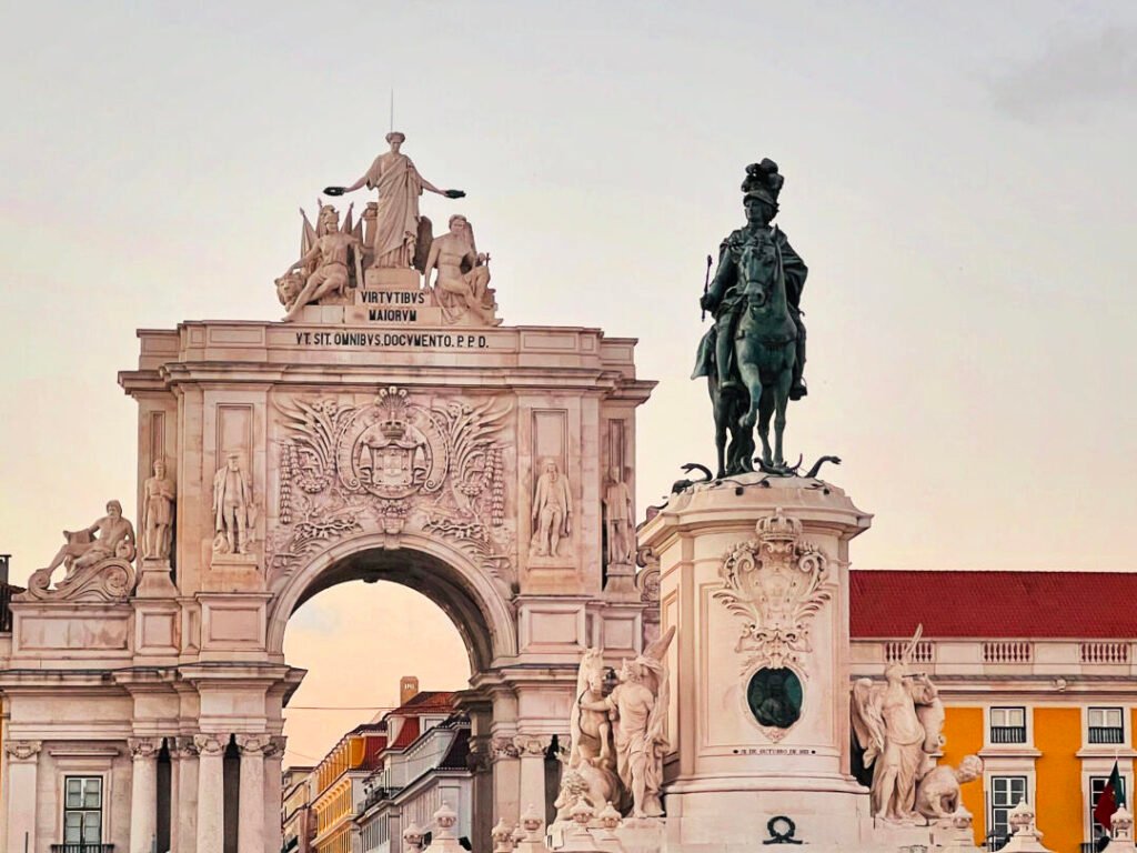 travel guide to Lisbon Arco da Rua Augusta Travel wishlist-travel guide to Lisbon Arco da Rua Augusta