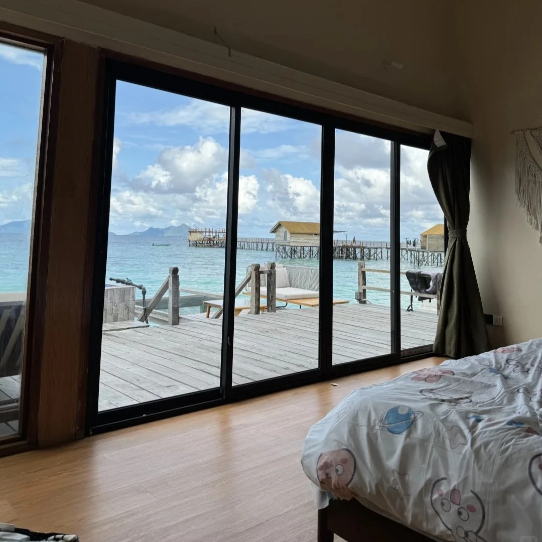 Jelly Sea Overwater Bungalows