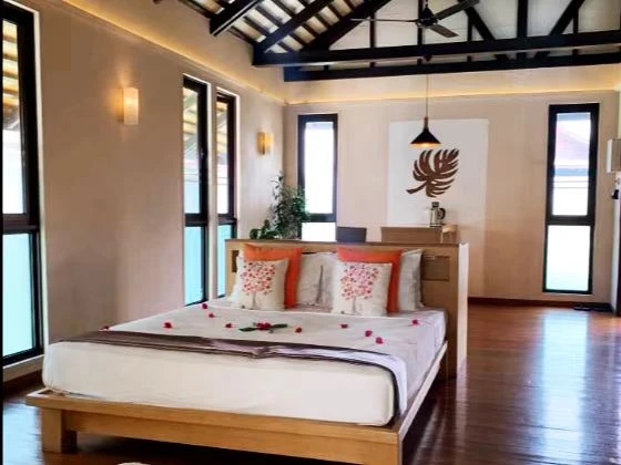 Kapalai dive  resort-overwater bungalows in Malaysia